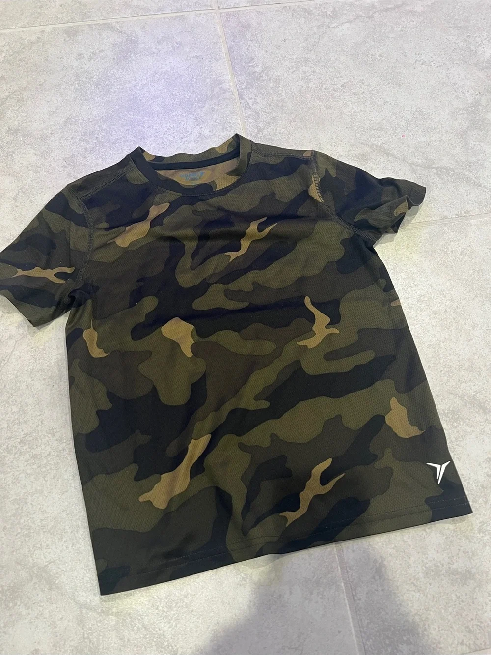 • Old Navy Camo Active Performance T-Shirt, size M(8) •